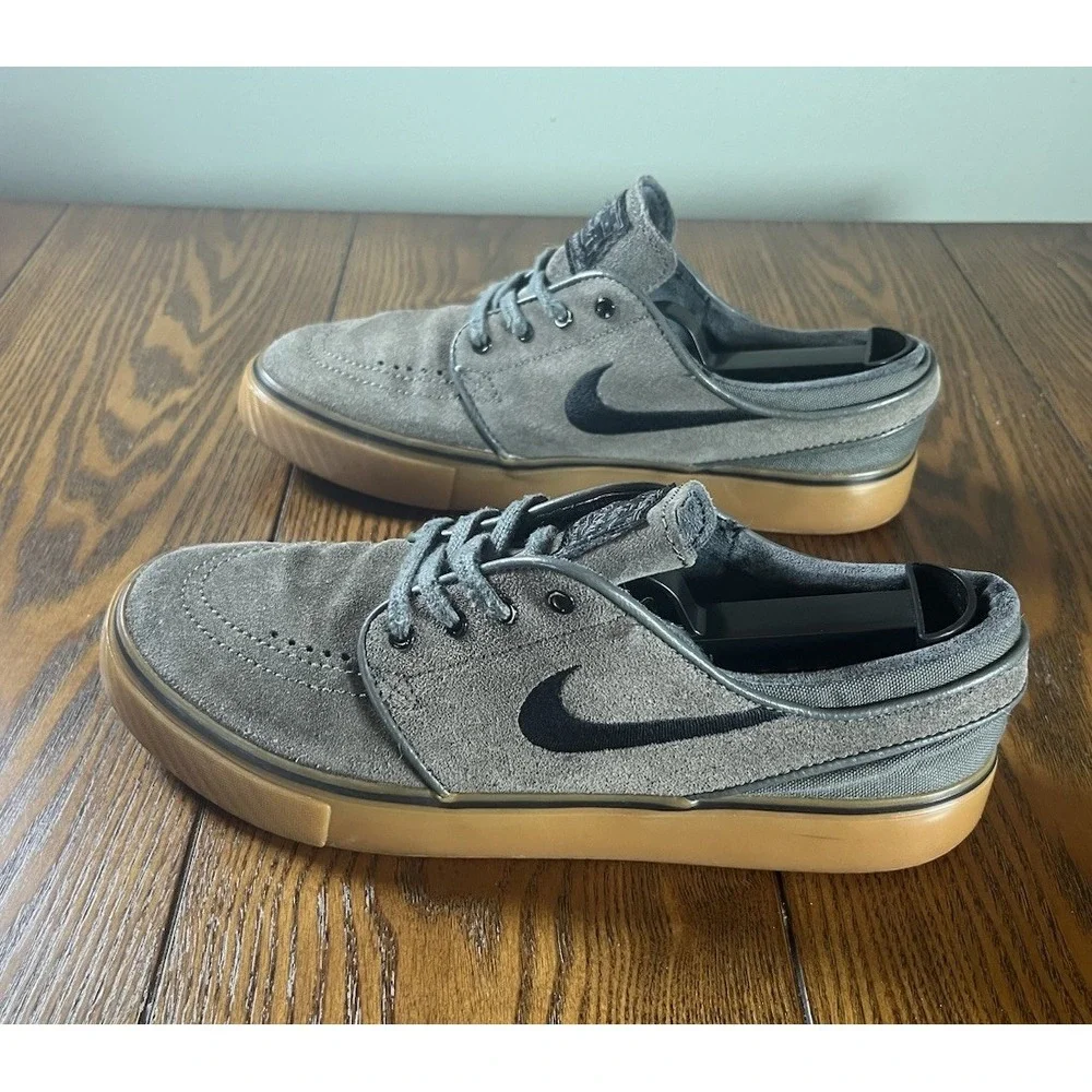 NIKE SB Zoom Stefan Janoski Shoe Men Size 6 Gray Suede Gum Sole 333824-018